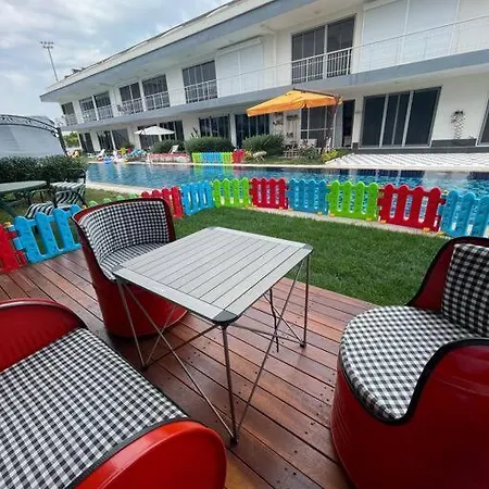 Tema Pool Venezia So Close To Restaurants And 別荘